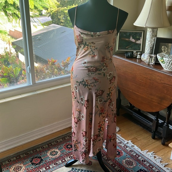 ASTR floral fitted dress, Satin look, spaghetti strap open back, medium - Picture 3 of 12